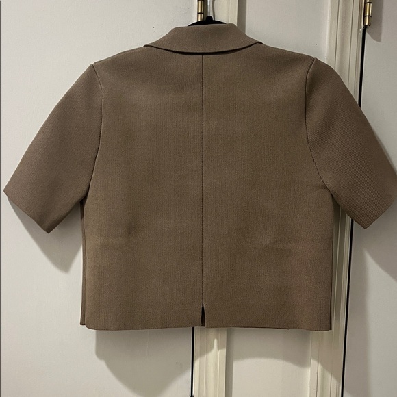 Classic Tan Women's Short Sleeve Blazer - Picture 4 of 4